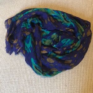 Print lightweight scarf/shawl